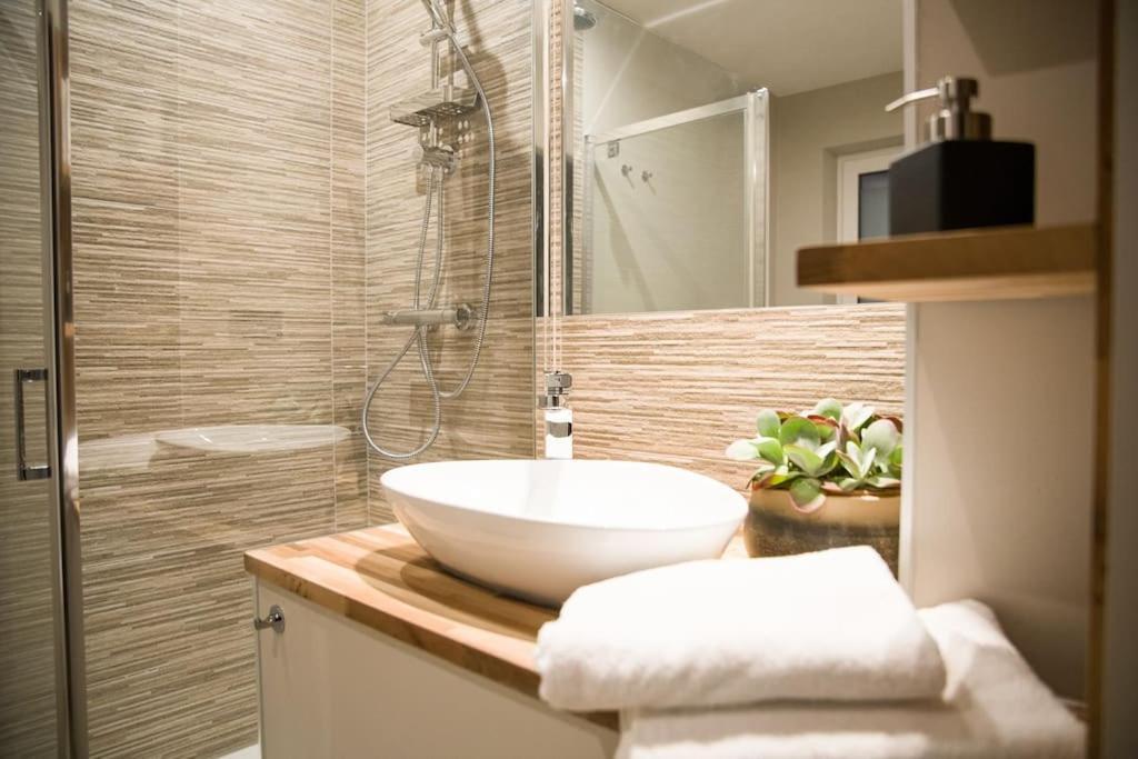 Buenas Noches Villa Standing Piscine & Wellness Boncelles Ngoại thất bức ảnh